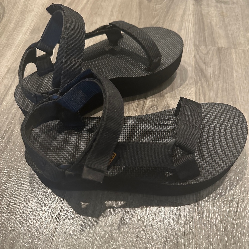 Teva Flatform Universal Sandal
